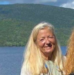 Meet your Posher, Deborah